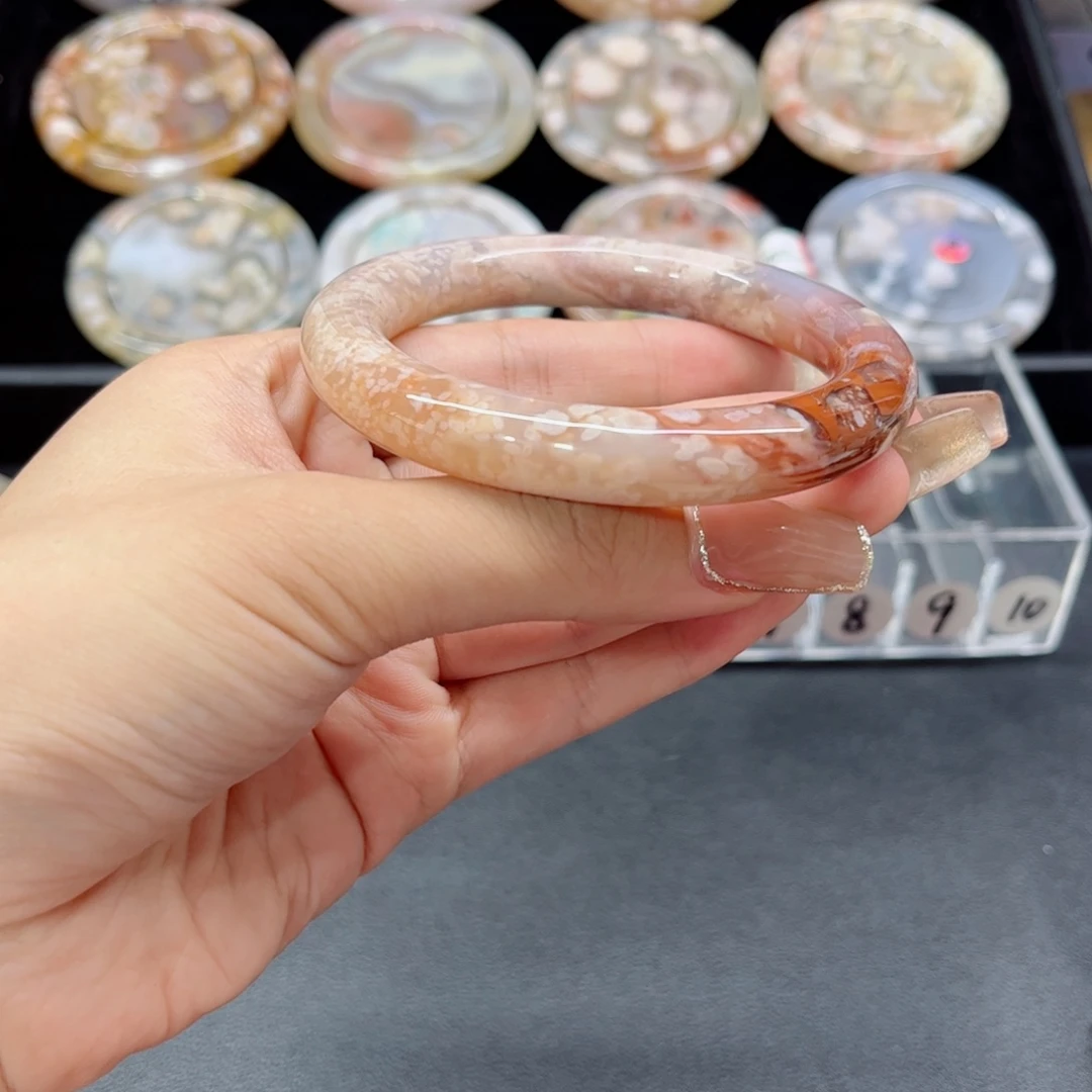 玛瑙/玉髓手镯未镶嵌59