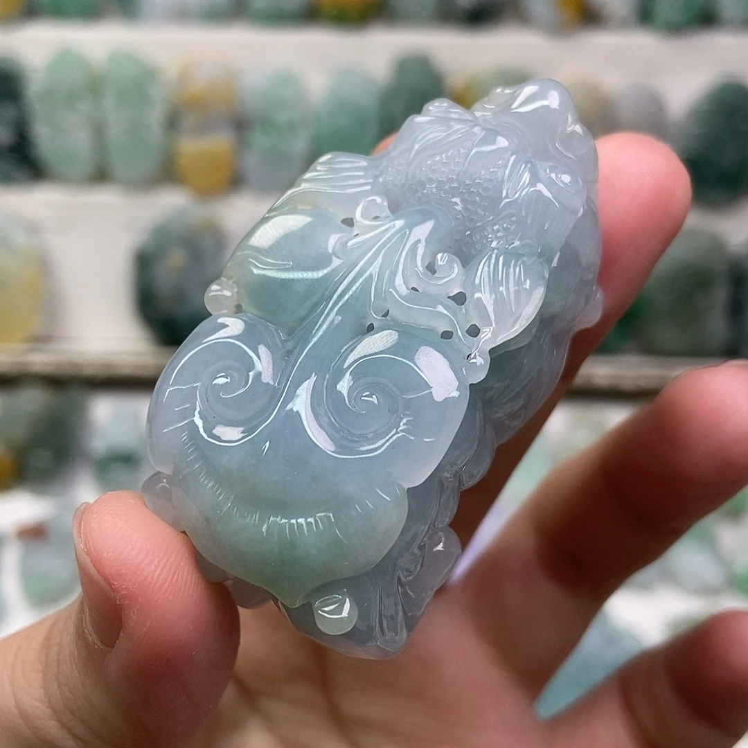 翡翠未镶嵌吊坠(赠链)