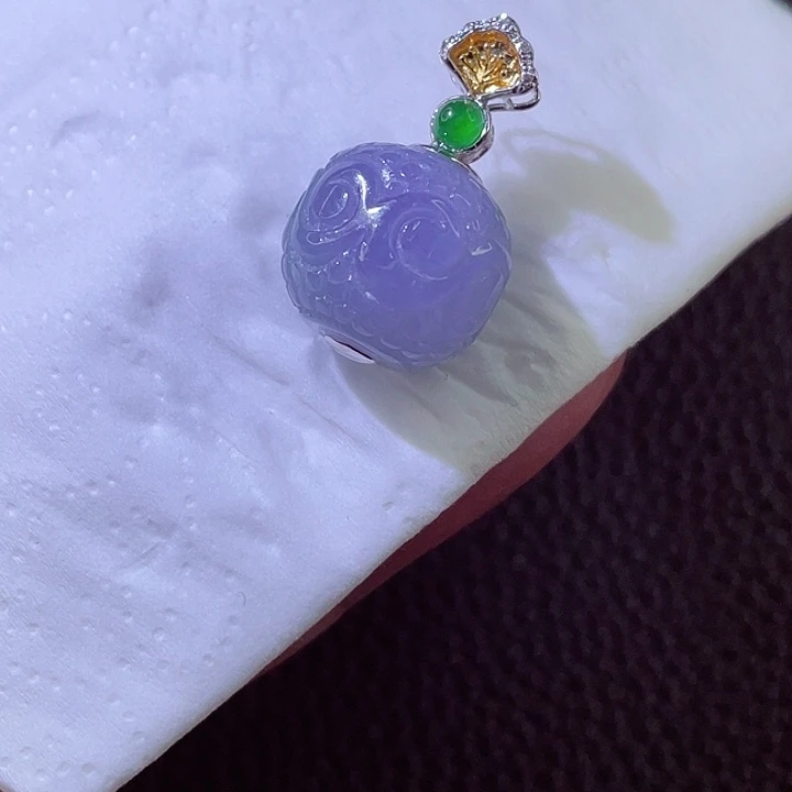 翡翠18K金镶嵌颈饰翡翠