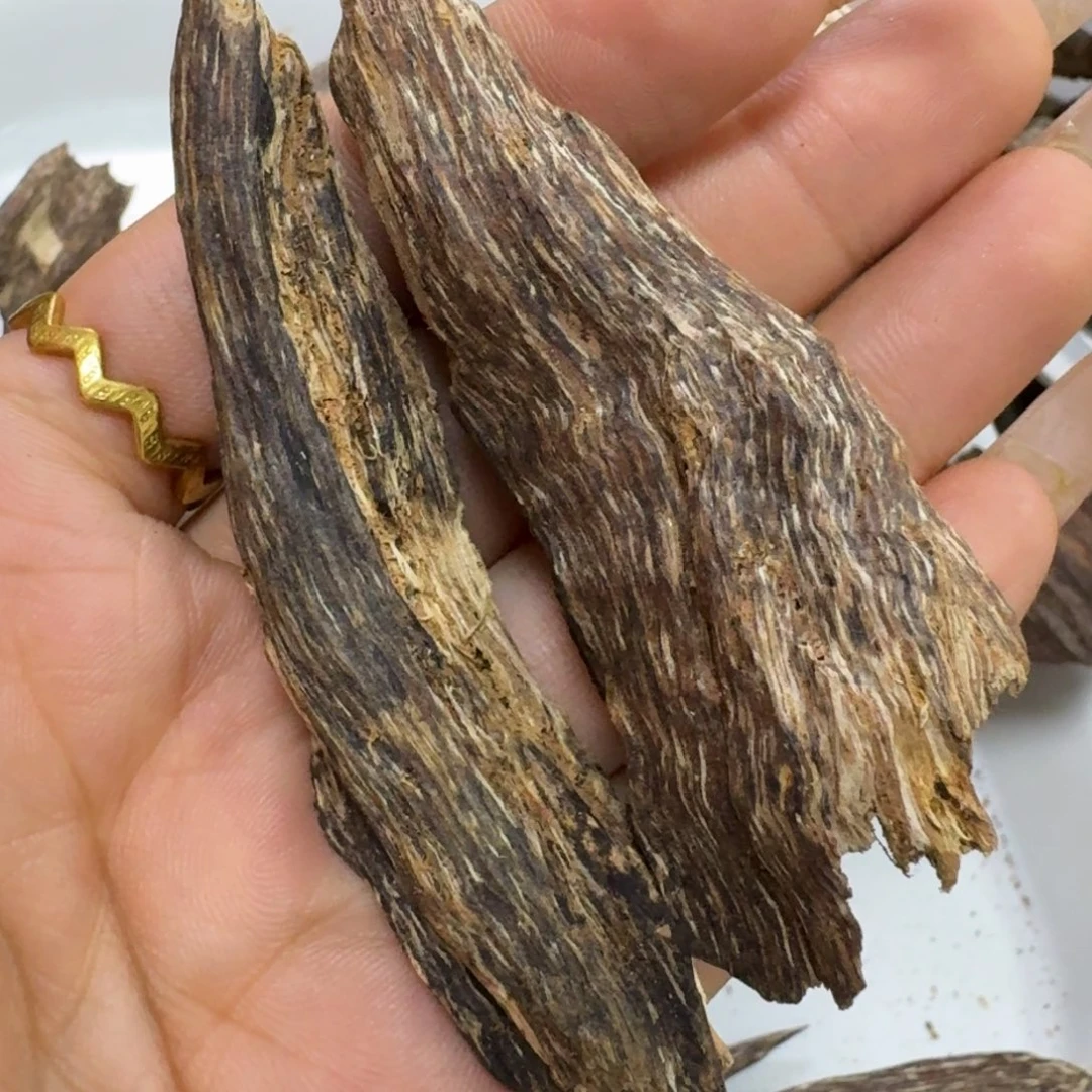 润***和沉香沉香碎屑海南沉香树根油7.9克