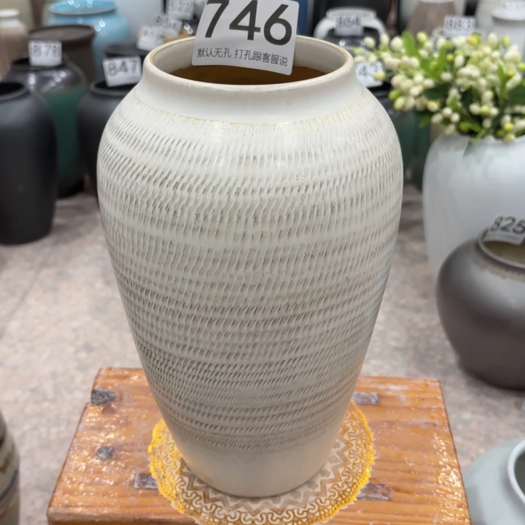 摆件746 微瑕景德镇陶瓷花瓶高27口9.5