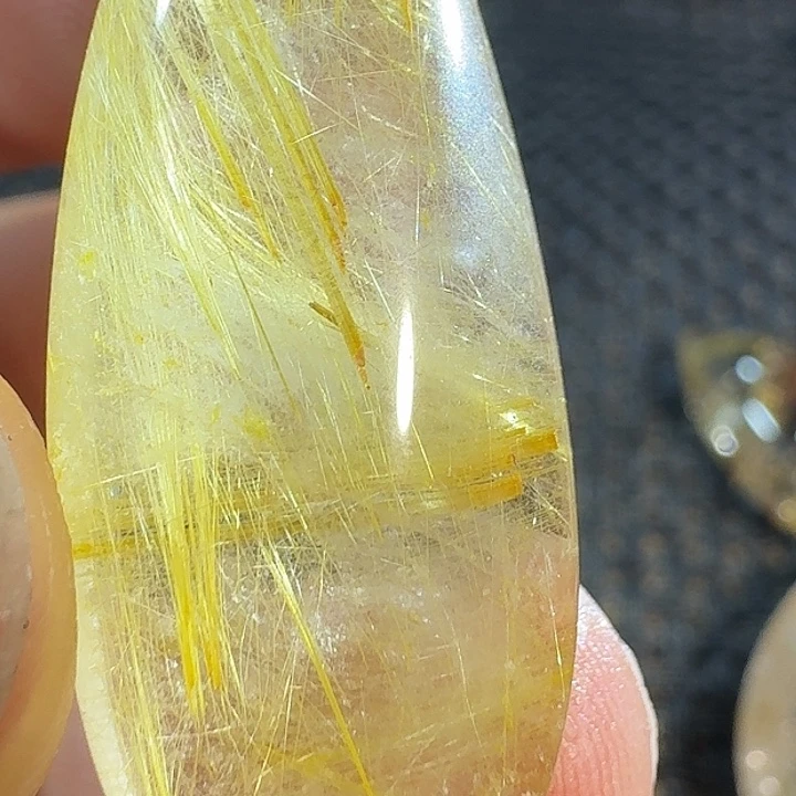 未镶嵌颈饰水晶箬