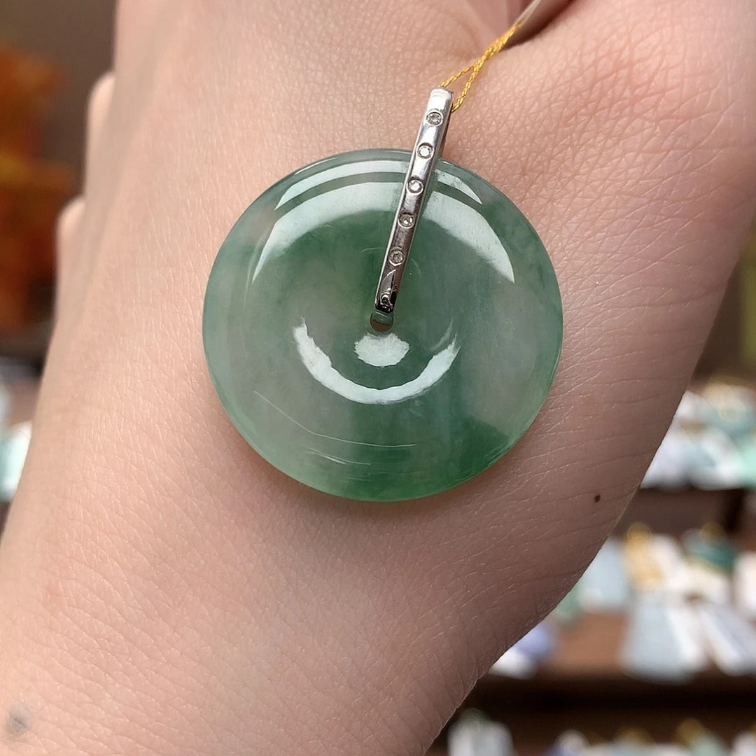 翡翠吊坠(不含链)18K金镶嵌