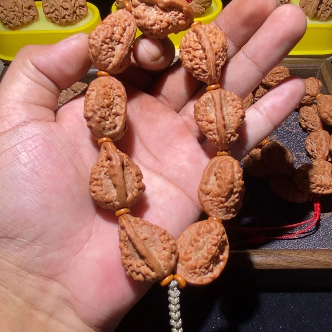 吊坠文玩核桃绣花鞋