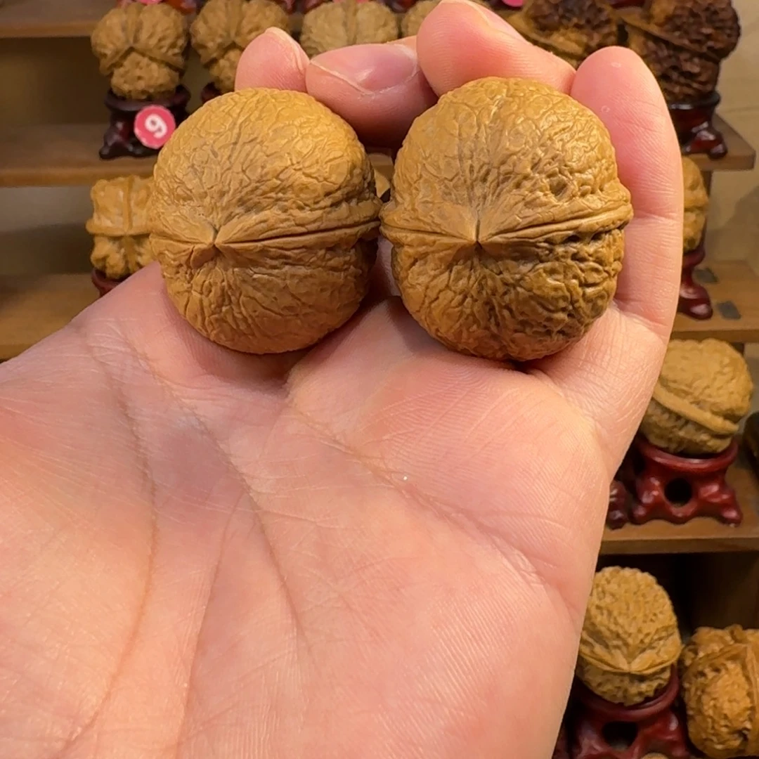 铁核桃把件粗筋皇冠