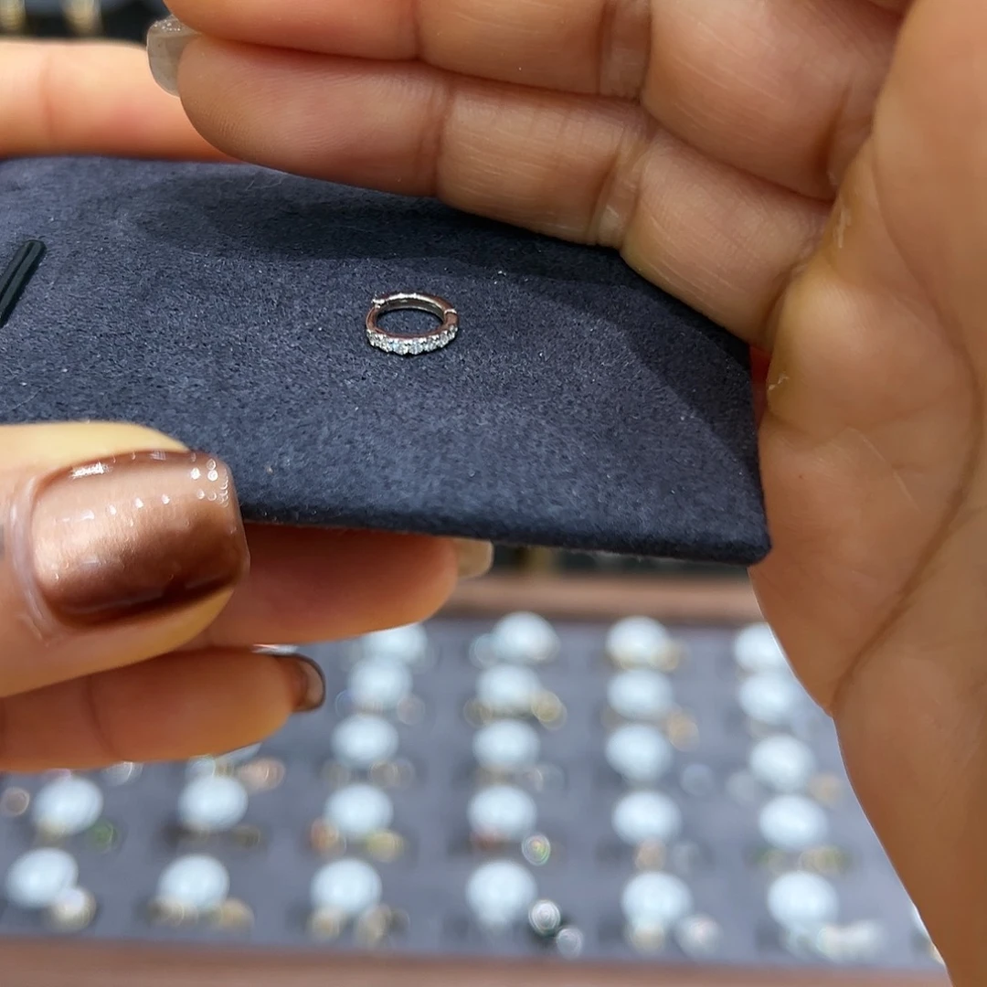 钻石耳饰18K金镶嵌单只