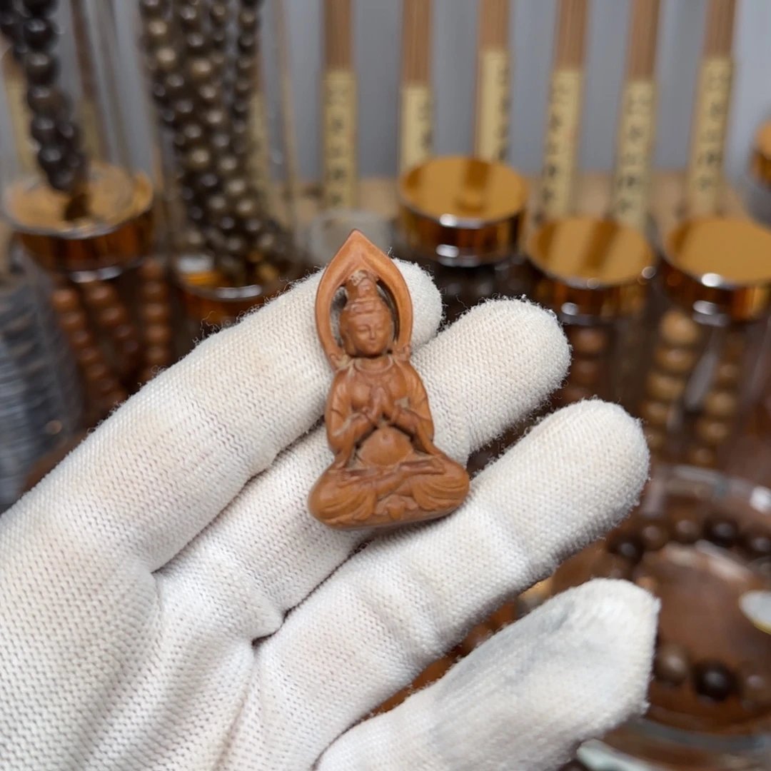 M***哒印度老山檀香小佛