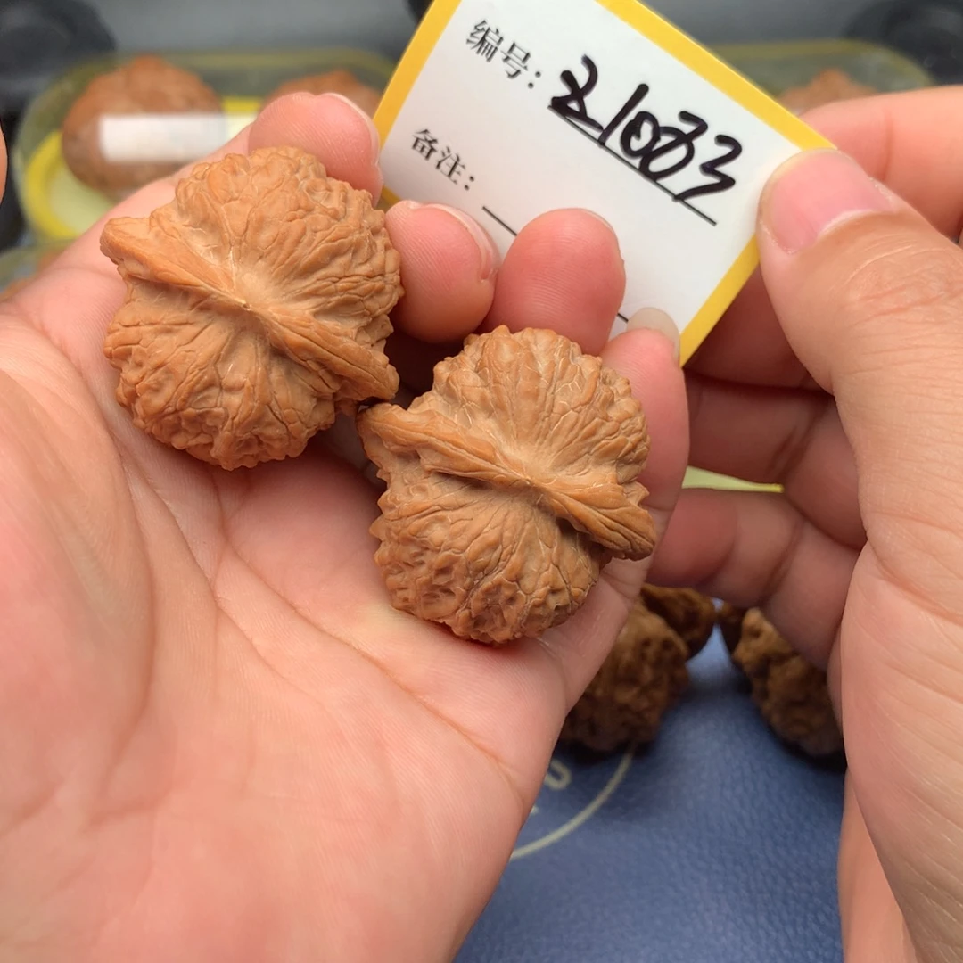 文玩核桃把件39.5血麒麟1083