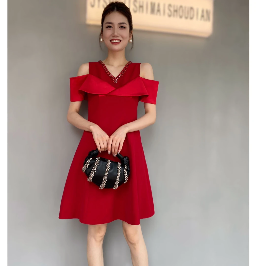 【JY】法式名媛风气质连衣裙2025夏季V领镶钻露肩A字裙设计感显瘦