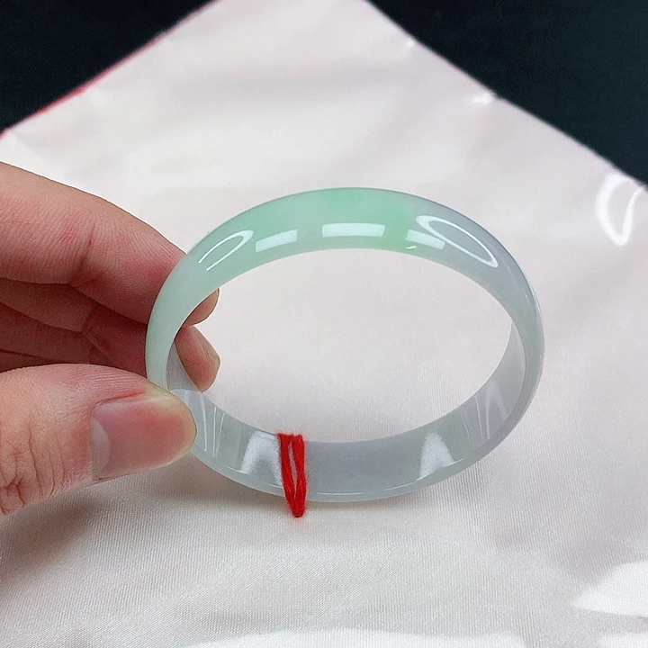 翡翠手镯未镶嵌圈53。1204