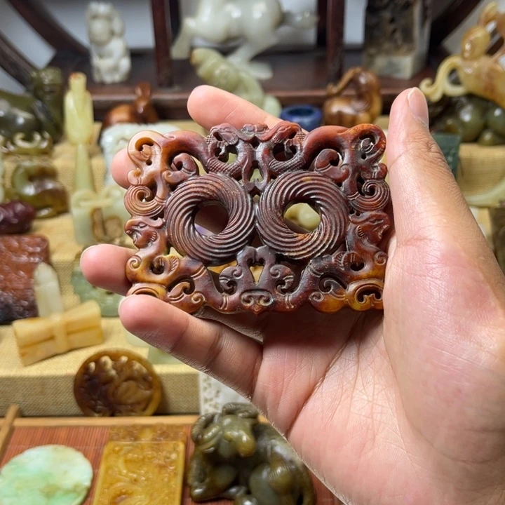 颈饰未镶嵌和田玉（糖玉）