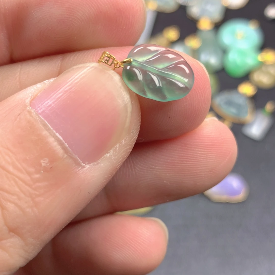 【闪购商品】颈饰18K金镶嵌翡翠翡翠