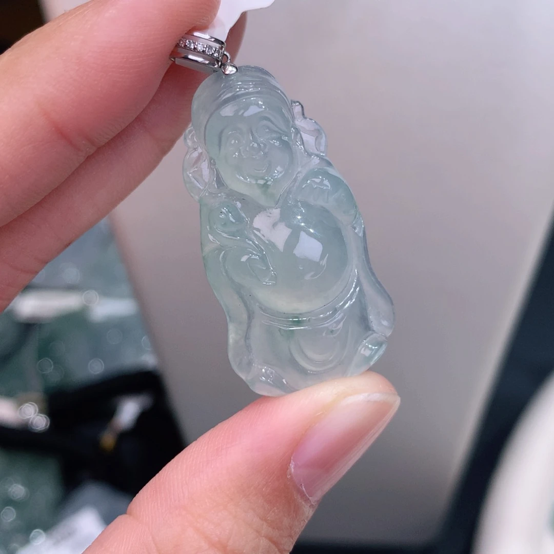 颈饰18K金镶嵌翡翠天空蓝飘花财爷