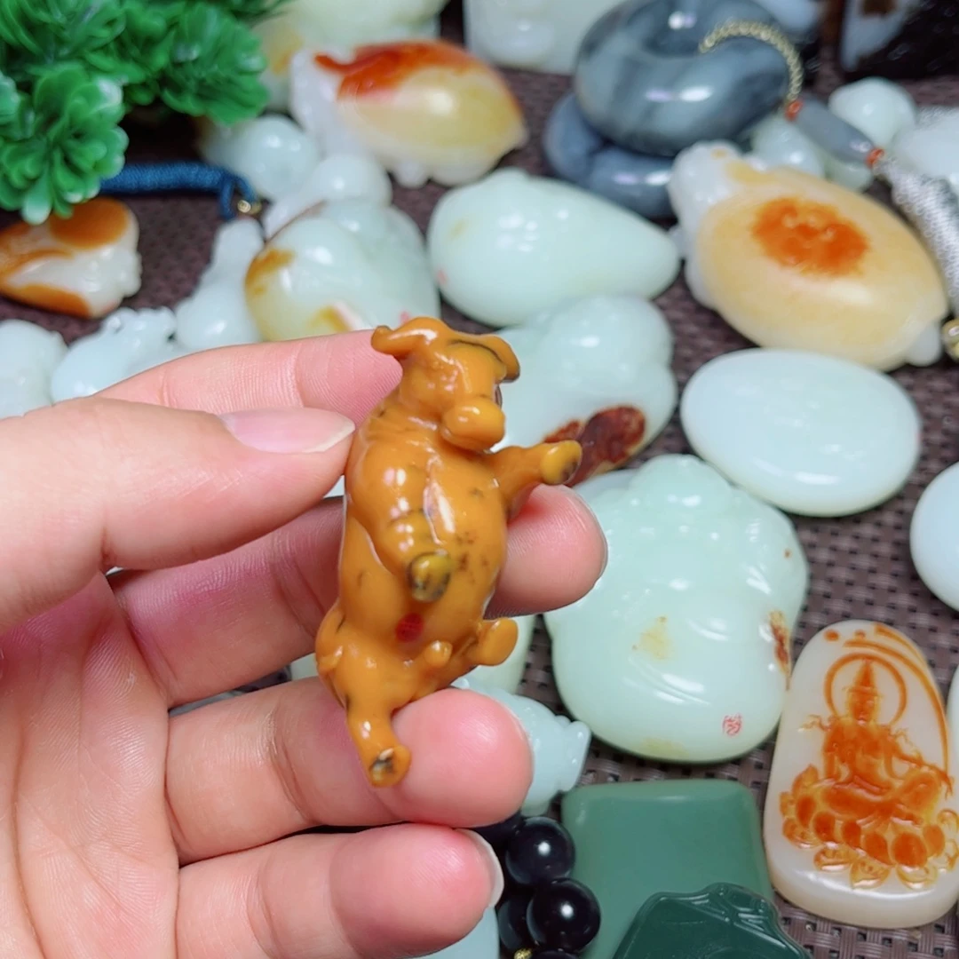 和田玉（糖玉）未镶嵌颈饰