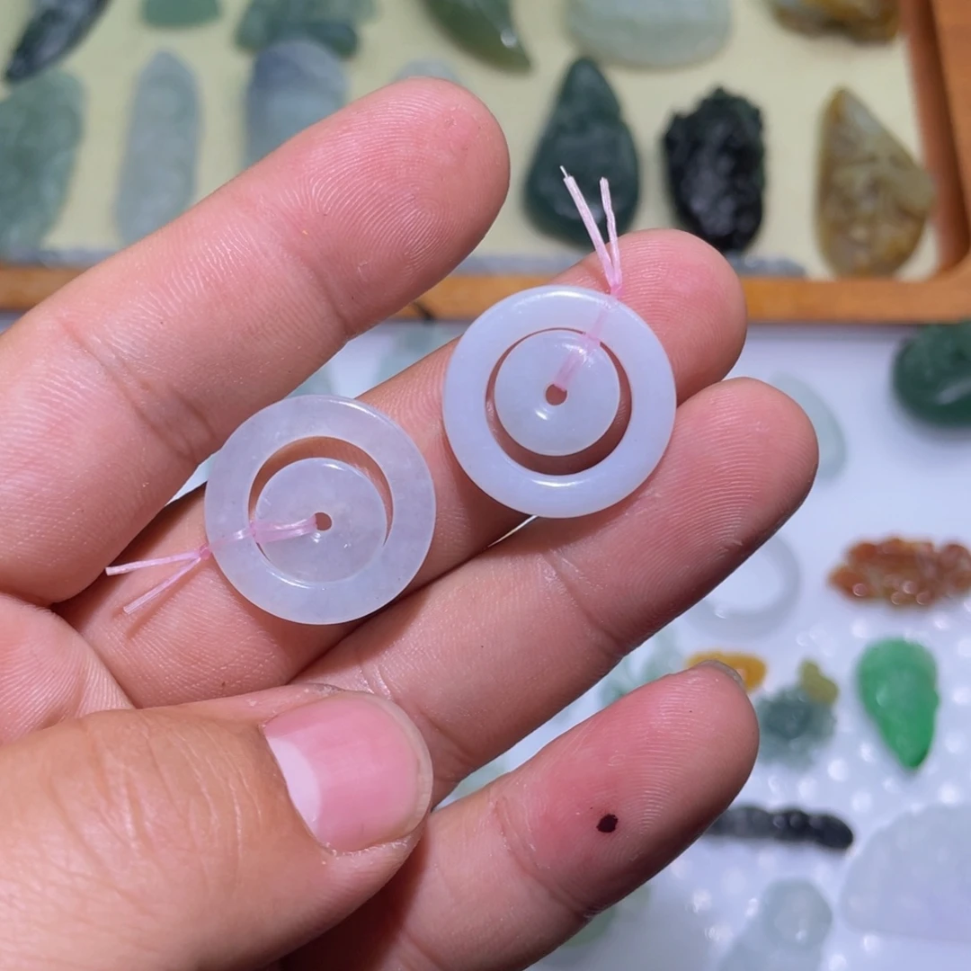 翡翠颈饰未镶嵌雪*打包