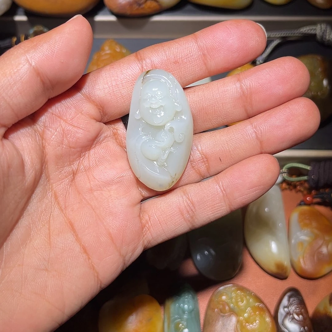 和田玉未镶嵌颈饰