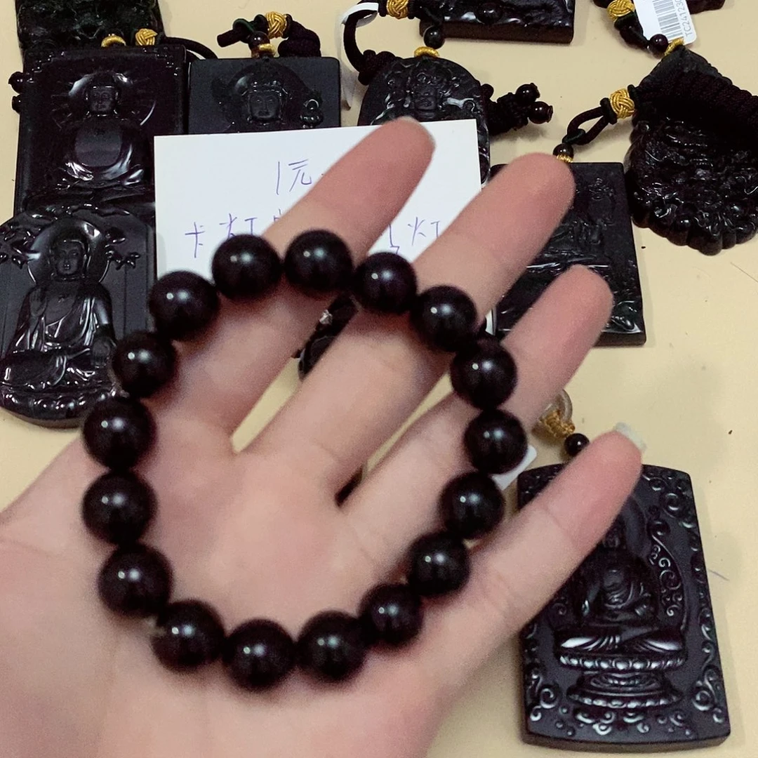 翡翠挂件未镶嵌翡翠
