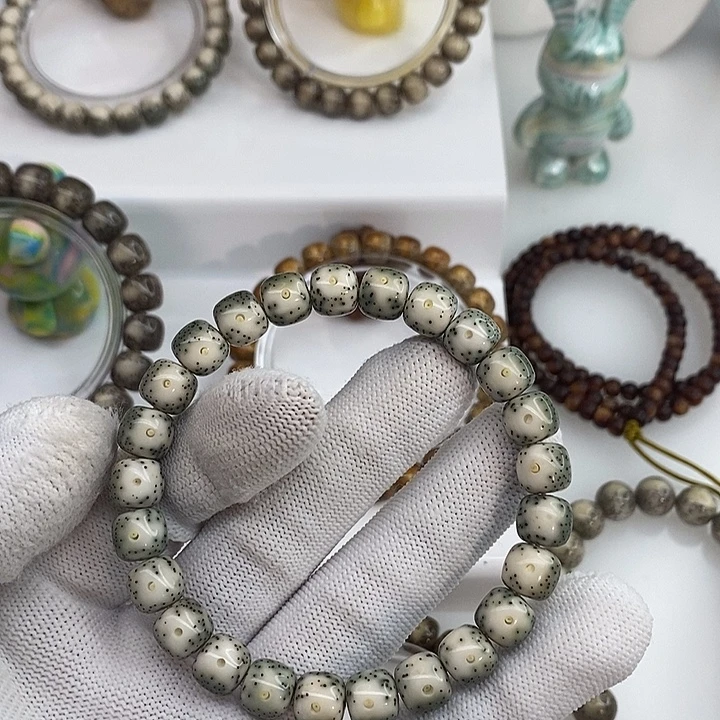 黑***心手串星月菩提9绿包白大眼