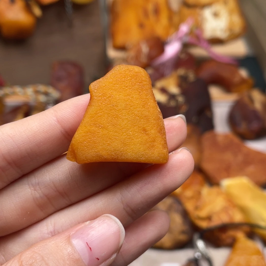 琥珀未镶嵌珠宝奇石