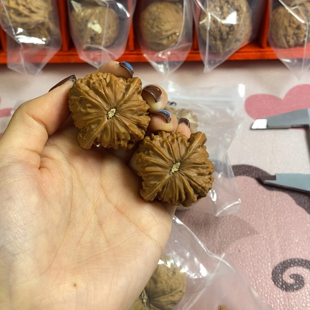 文玩核桃吊坠39磨盘40