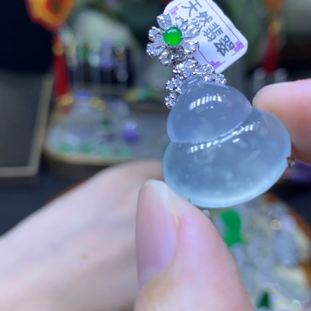 翡翠18K金镶嵌颈饰翡翠吊坠项链