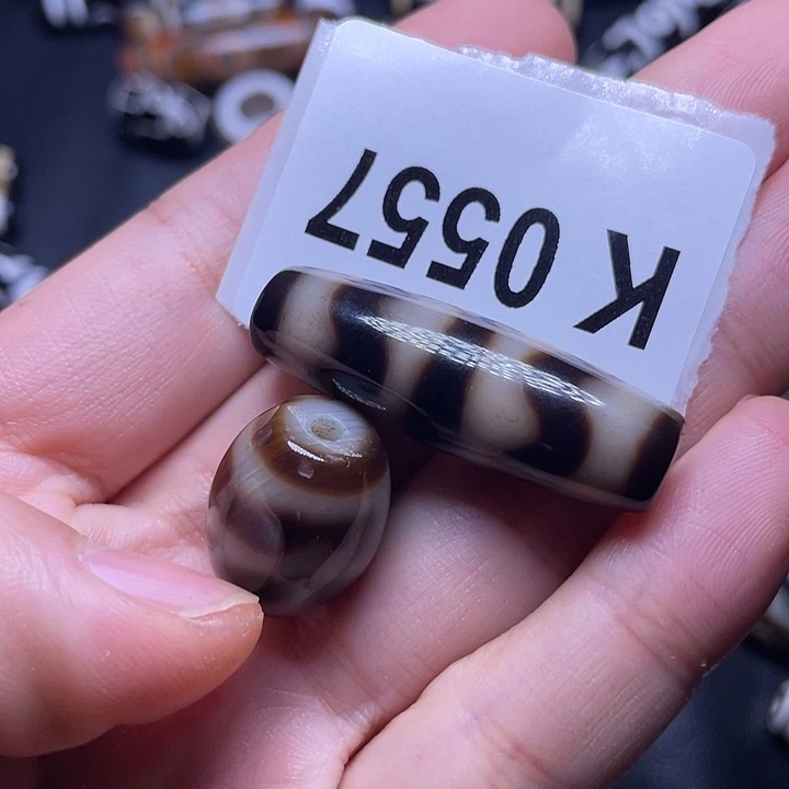 玛瑙/玉髓颈饰未镶嵌瑕疵