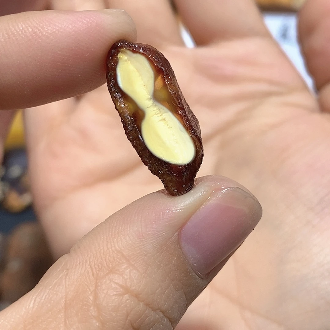 定制琥珀蜜蜡原石