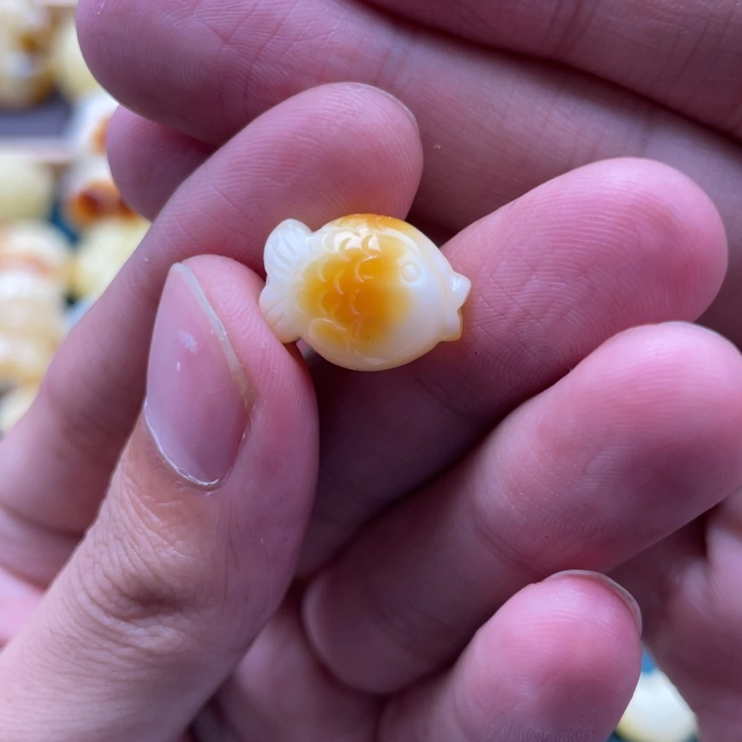 琥珀未镶嵌裸石蜜蜡