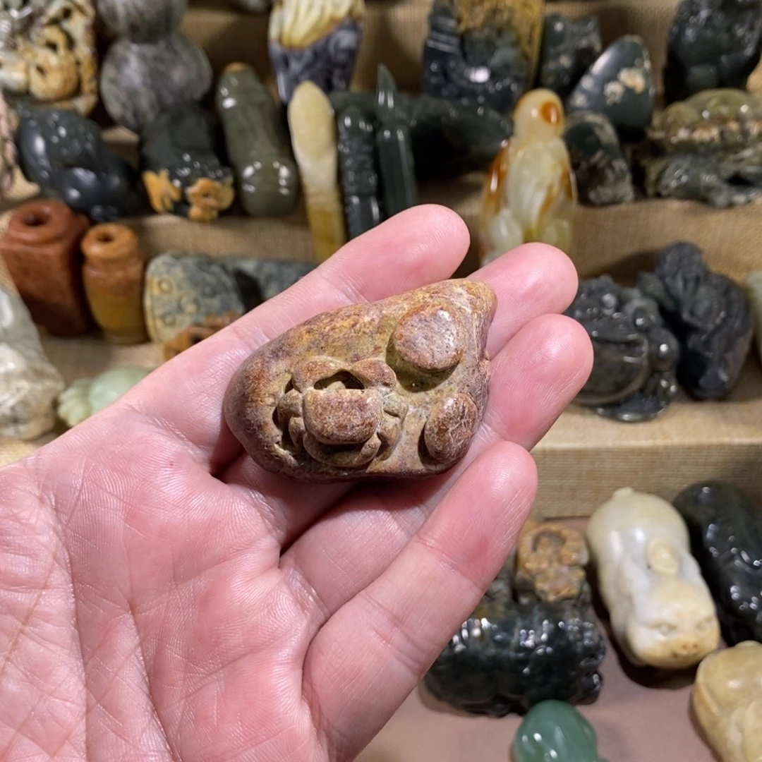 未镶嵌透闪石质玉挂件