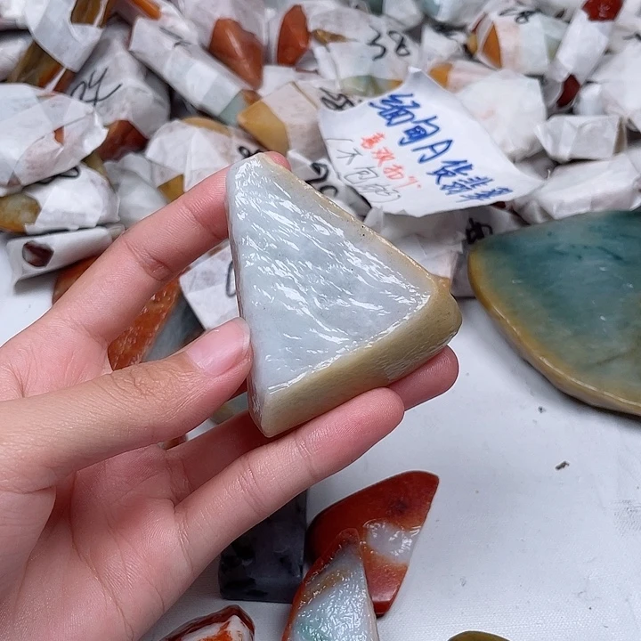 宁***佬翡翠未镶嵌颈饰翡翠