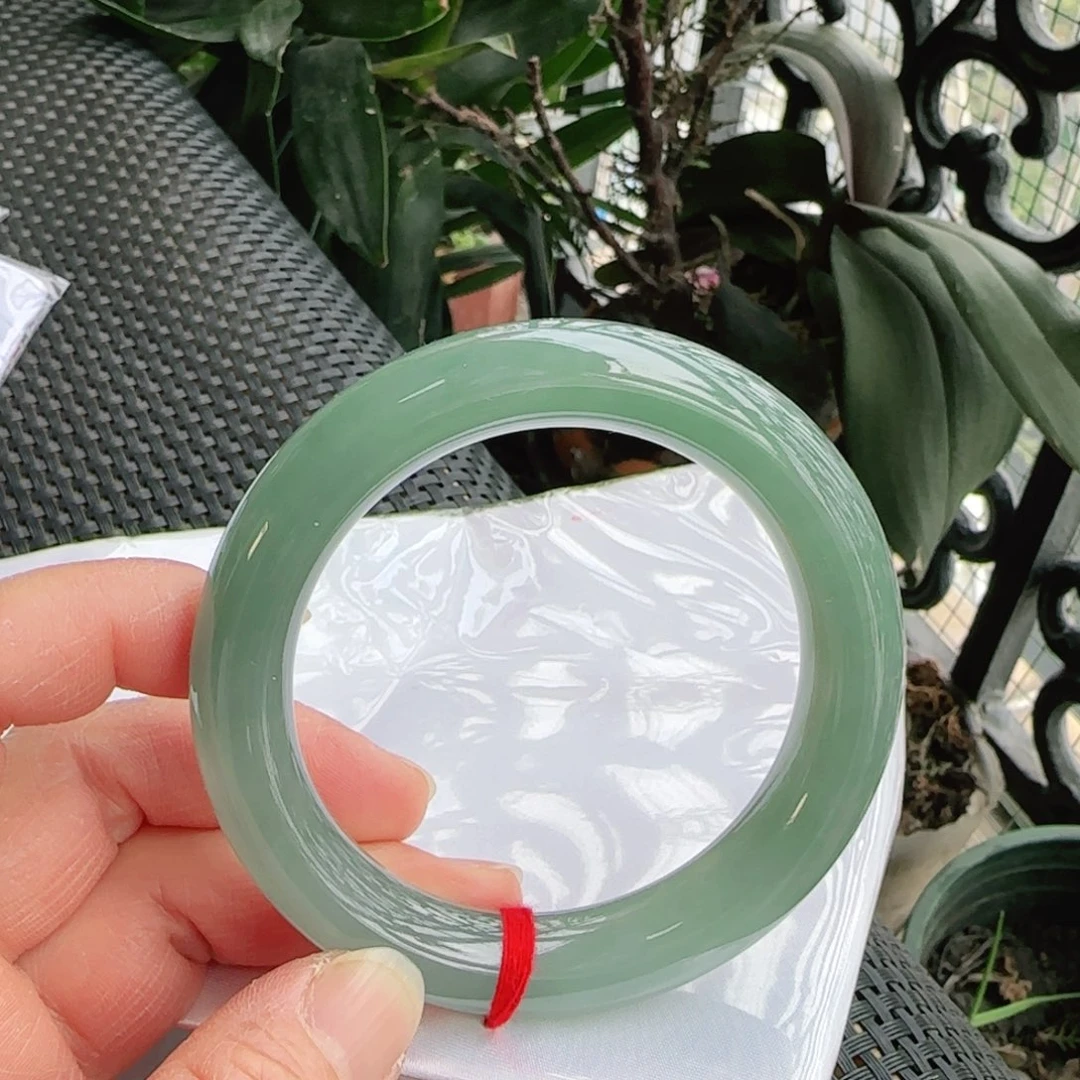 翡翠手镯未镶嵌56圆条