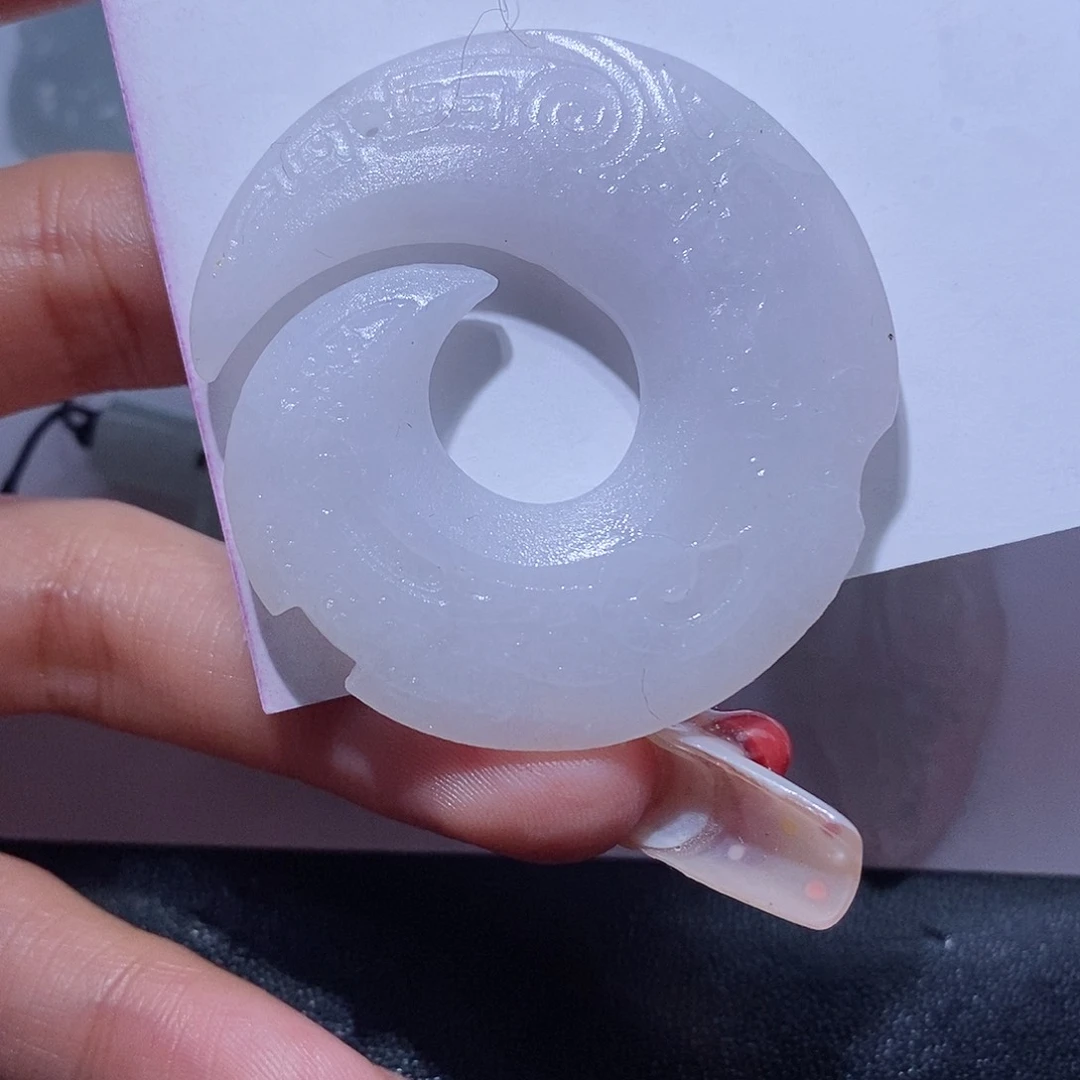 定制翡翠未镶嵌牛**语翡翠