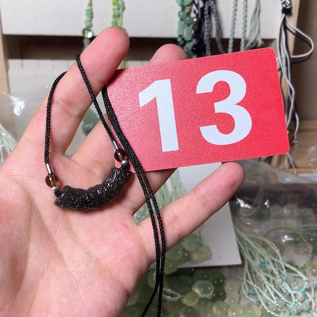 蛇纹石玉合金颈饰小*莉