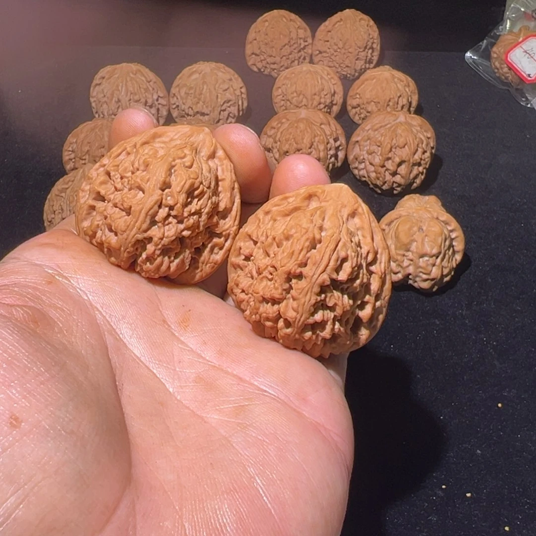 把件文玩核桃文玩核桃全品三角南疆石