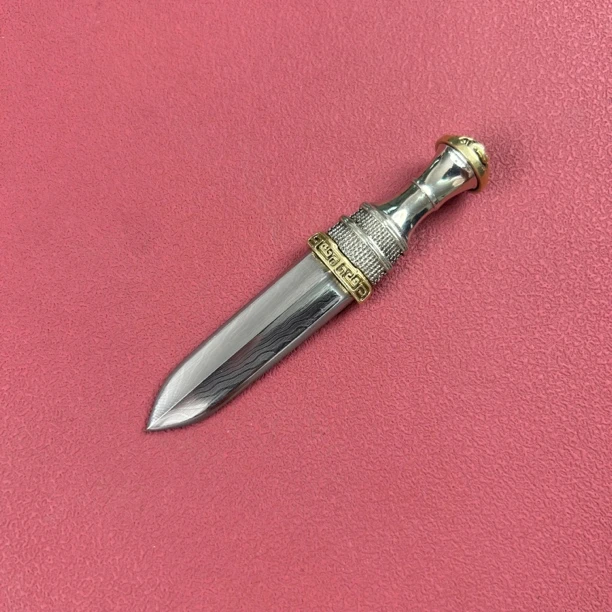 螭虎小剑迷你微兵器摆件