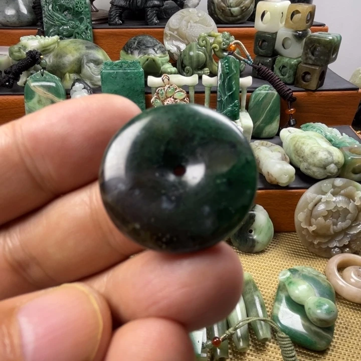 独山玉未镶嵌珠宝半成品