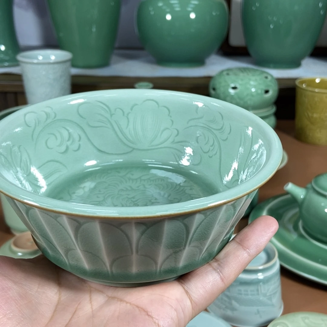 女***班龙泉青瓷茶器主人杯手工