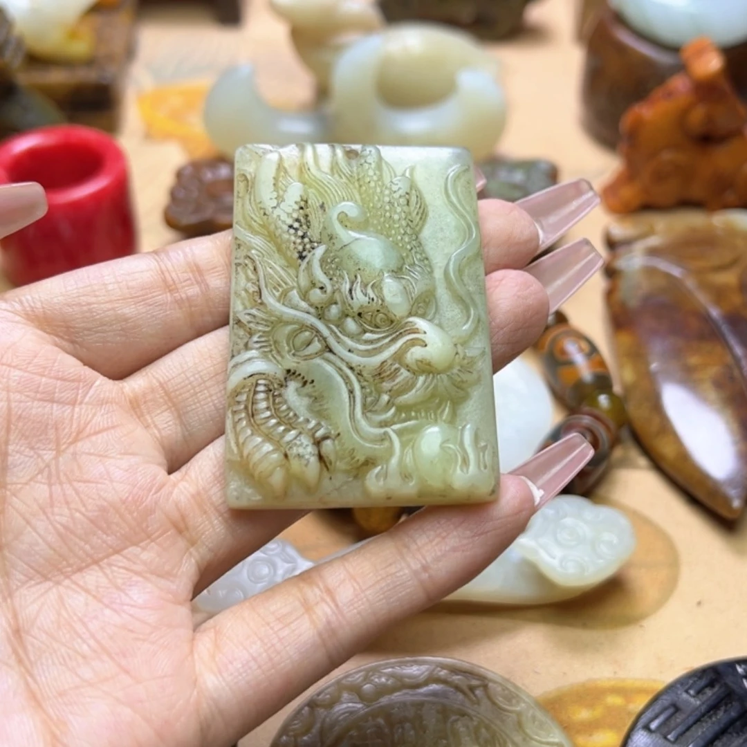 【闪购商品】蛇纹石玉颈饰未镶嵌