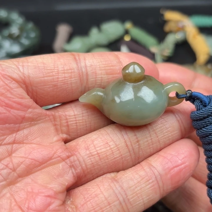 和田玉吊坠未镶嵌