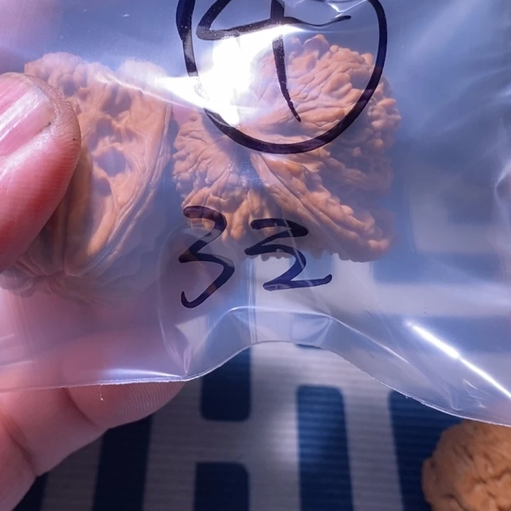 木***生文玩核桃吊坠4嗯呢，你
