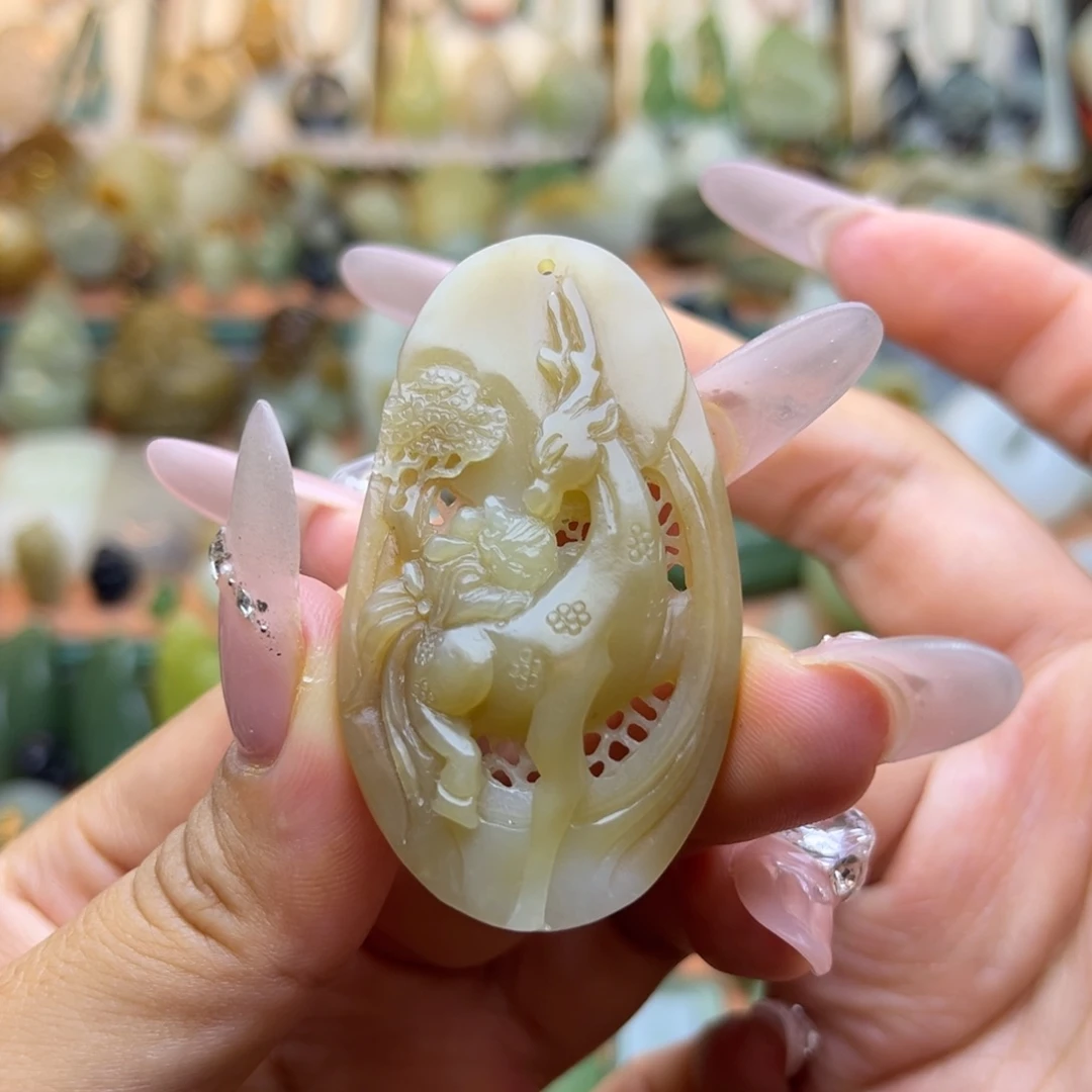 和田玉未镶嵌颈饰