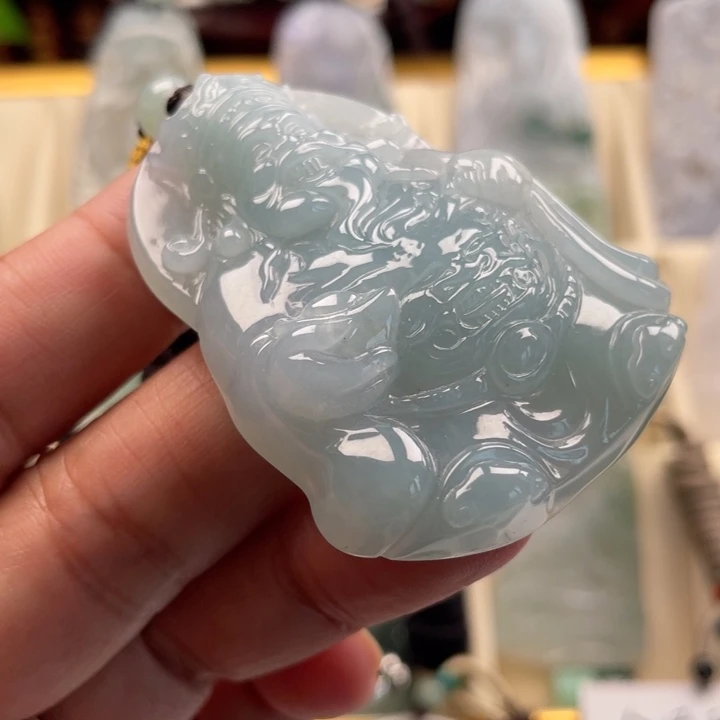 颈饰未镶嵌翡翠玉