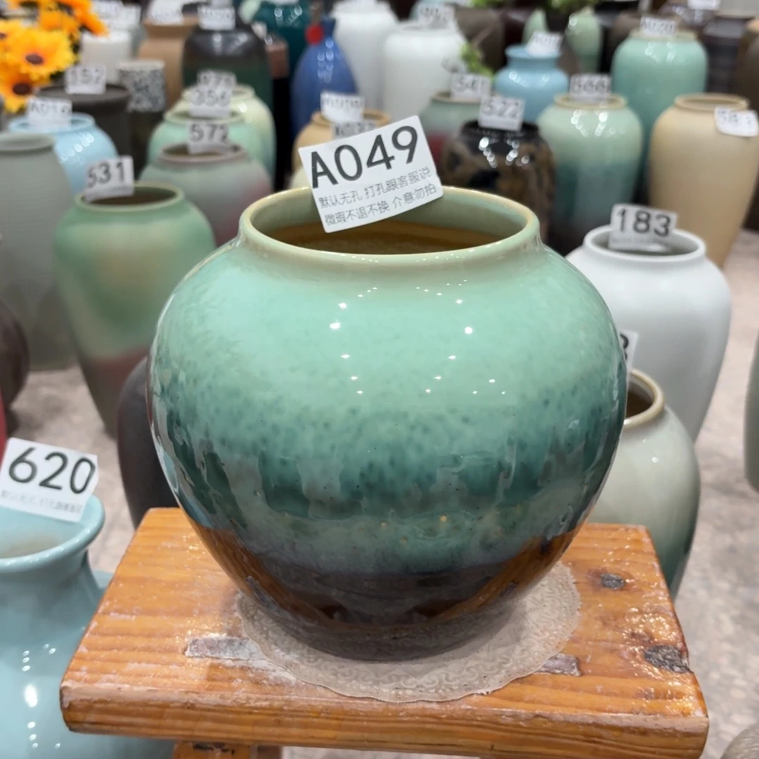 摆件瑕疵049 景德镇陶瓷花瓶高18口11