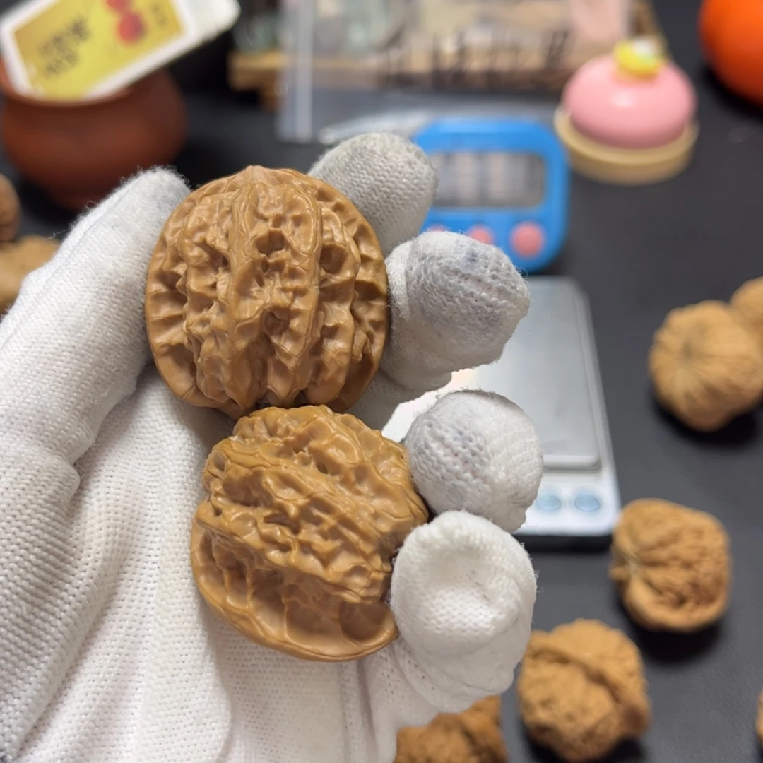 文玩核桃把件浮**欢磐石