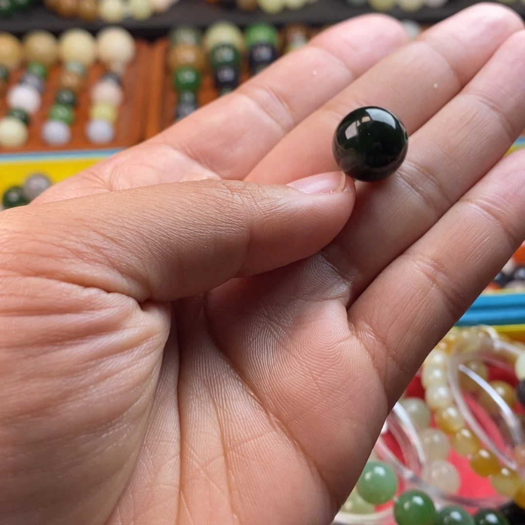 和田玉未镶嵌珠宝奇石卡14红皮菠菜绿y