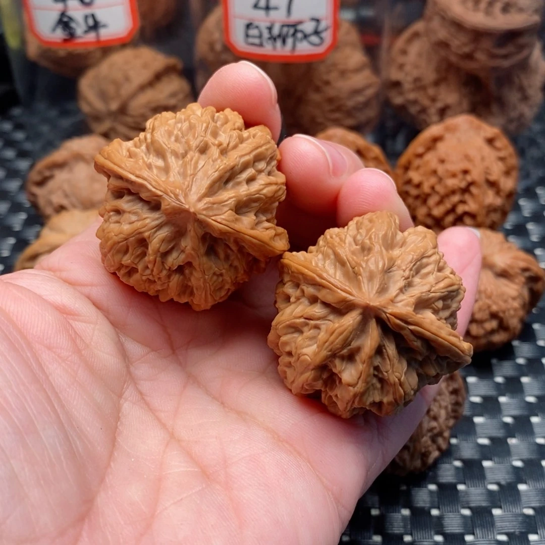 吊坠文玩核桃38粗筋