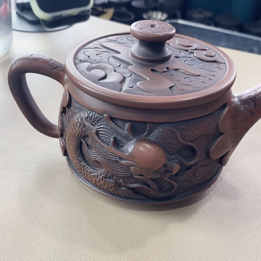 比****人建水紫陶满雕大容量微瑕龙壶