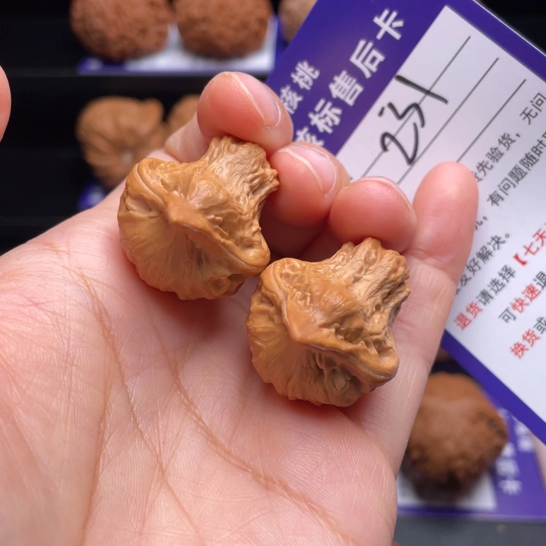 文玩核桃把件小鸟