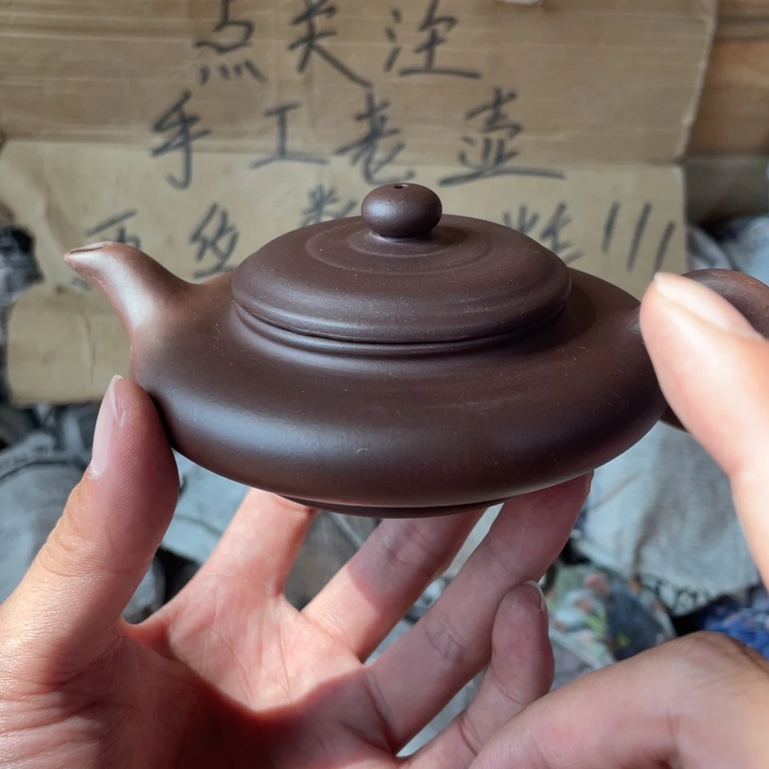茶壶紫砂老厂紫砂壶一件。