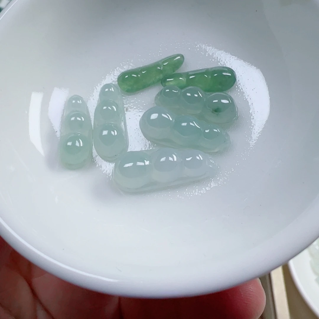 翡翠散珠豆子一个可挑。多样性发货